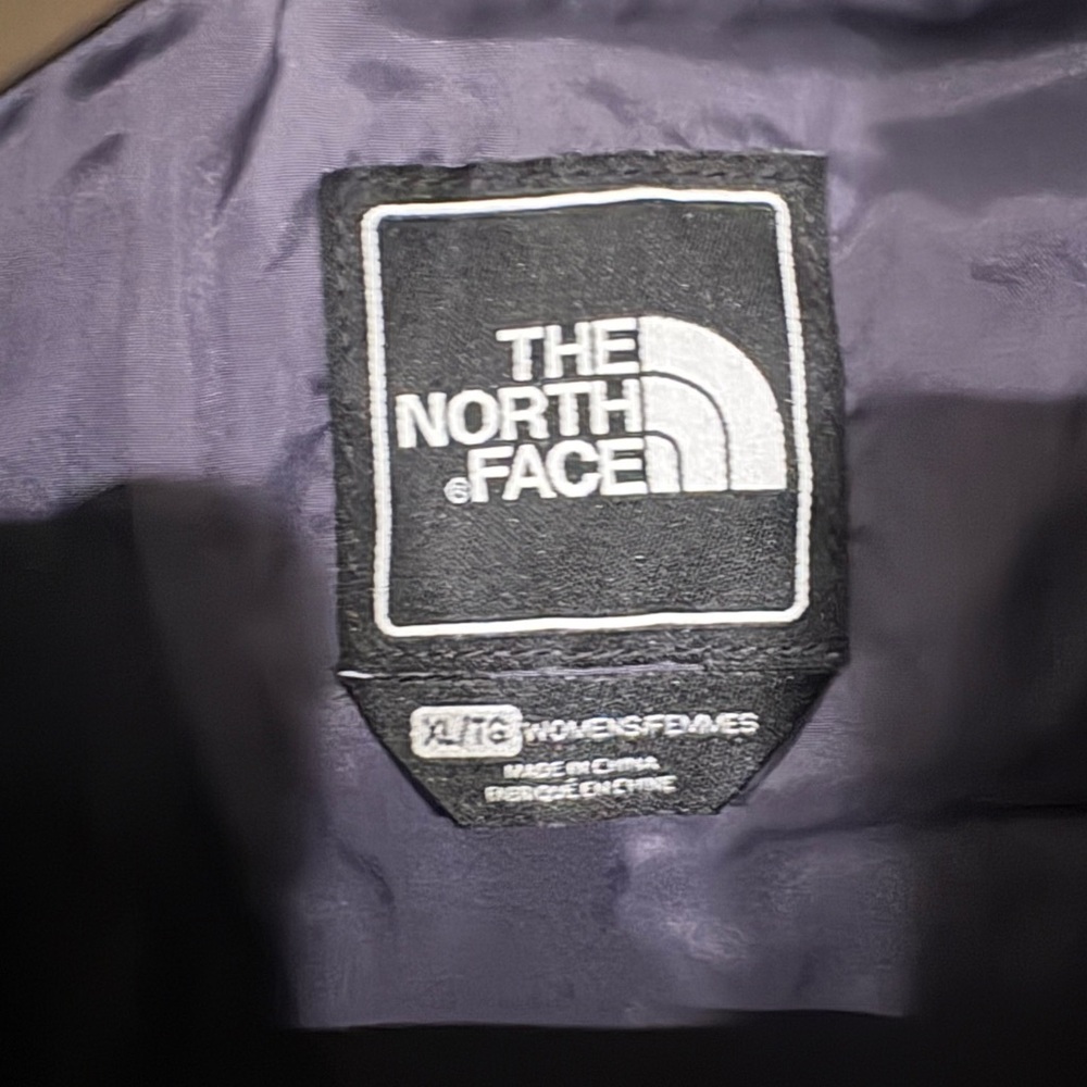 The North Face Women's Purple Puffer Jacket with Hood - Picture 3 of 7